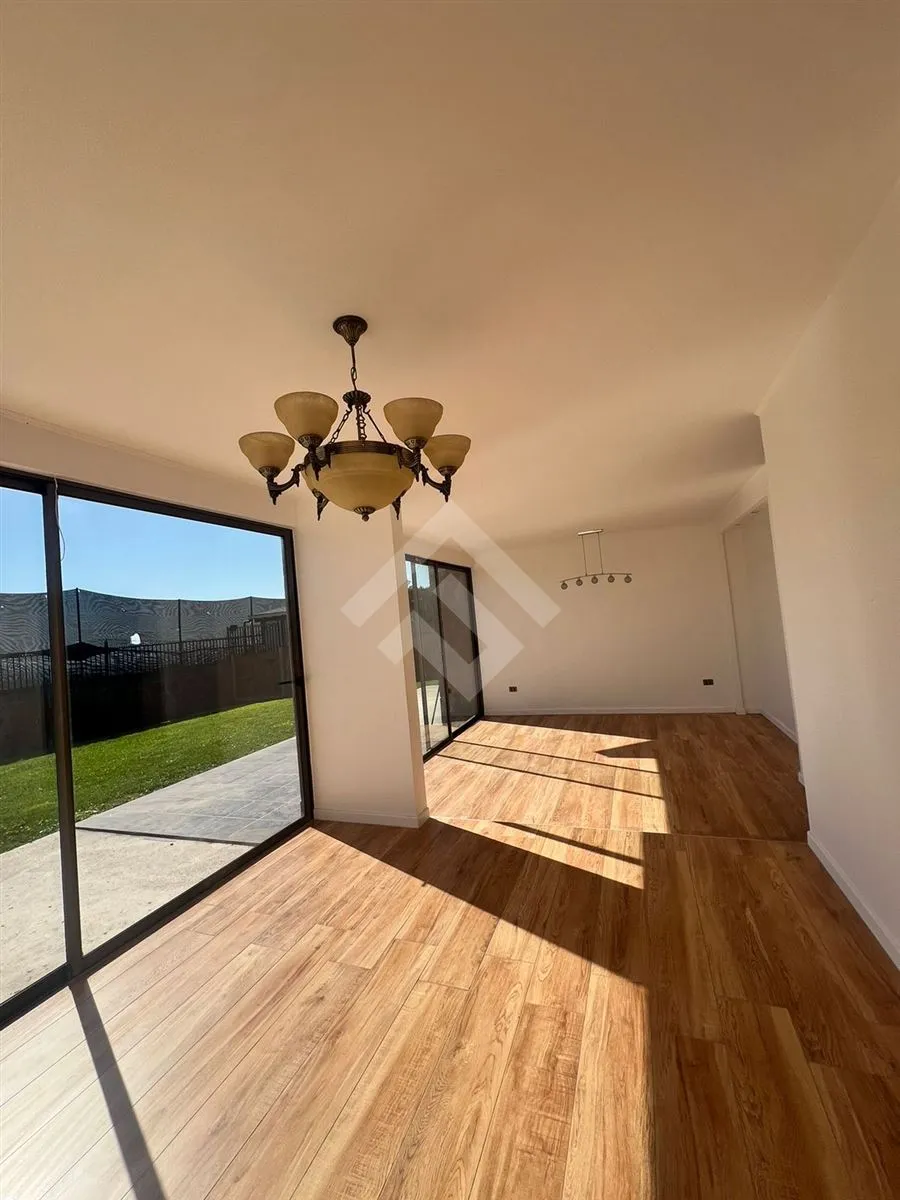 Imagen 3 de 30 de Casa Grande En Venta De 4 Dorm. En Peñalolén