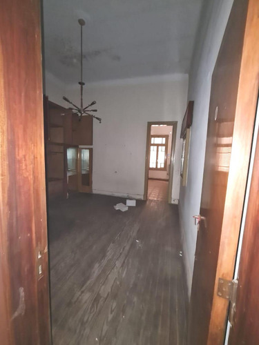 Casa Para Refaccionar Sobre Lote Propio En Monte Castro.