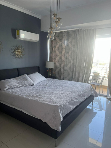 For Rent Amueblado De 2 Habitaciones Y 2 Parqueos Piso 9, Piscina, Gym, Terraza, Lobby De Lujo