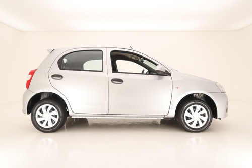 Imagen 3 de 15 de Toyota Etios 1.5 X 5p 2021 0km