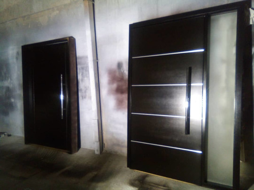 Puertas De Madera Masciza Con Marco Con Visor De Vidrio