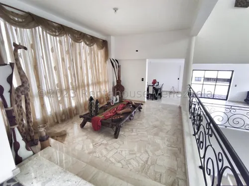 Casa En Venta 23-13961