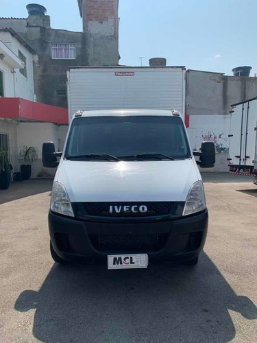 Iveco Daily 35s14 C/ Baú 2014