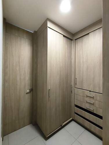 Apartamento En Venta En La Riviera. Cod V30782