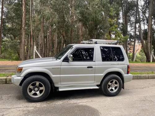 Mitsubishi Montero 2.4 V6