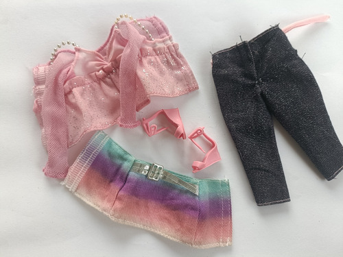 Barbie Outfit Cinco Falda-blusa-pantalon Y Zapatos (Usado)