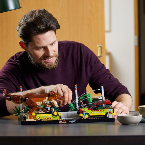 LEGO® Jurassic World: Colecionador T-Rex Breakout #76956