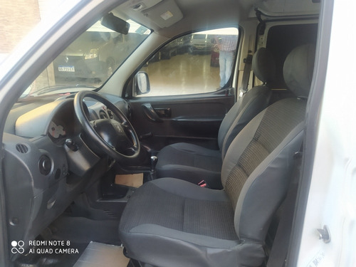 Imagen 11 de 18 de Peugeot Partner 2016 1.4 Furgon Confort