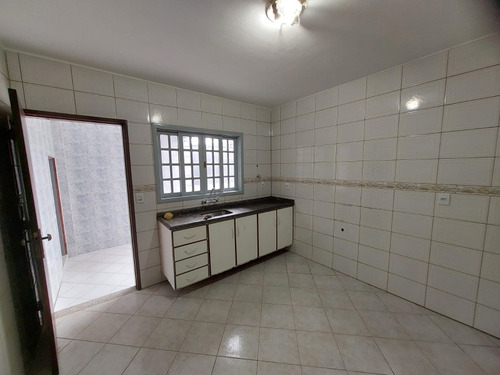 Sobrado Com 3 Moradias