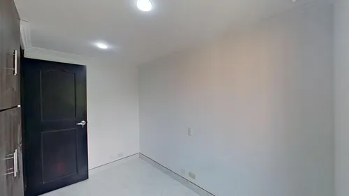 Lindo Apartamento Remodelado En La Loma De Los Bernal. Código #10