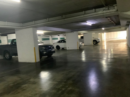 Metro Manquehue 2 Estacionamientos + Bodega Para Inversión