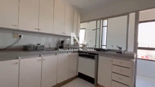 Apartamento En Peninsula, Punta Del Este De 4 Dormitorios A Metros Del Mar.