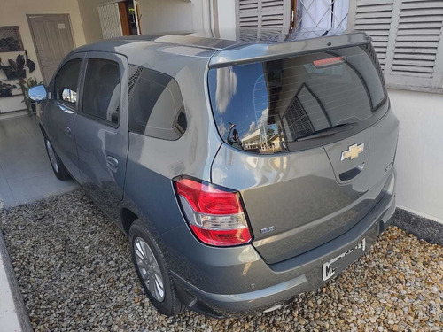 Imagem 2 de 6 de Chevrolet Spin 2013 1.8 Lt 5l Aut. 5p