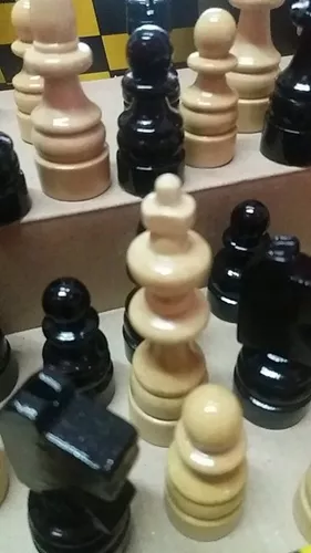 Ref: 0120 - Peças de Xadrez em Madeira - Rei 8cm