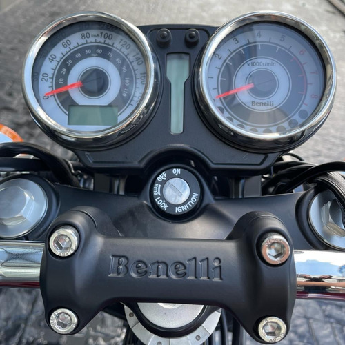 Imagen 12 de 15 de Benelli Imperiale 400 Benelli Store Pilar F