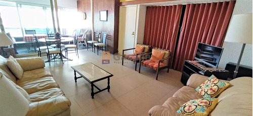 Apartamento En Venta - Zona Península Ref. 5325