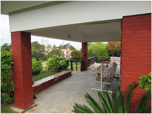 Casa En Mansa, 4 Dormitorios *- Ref: 4100