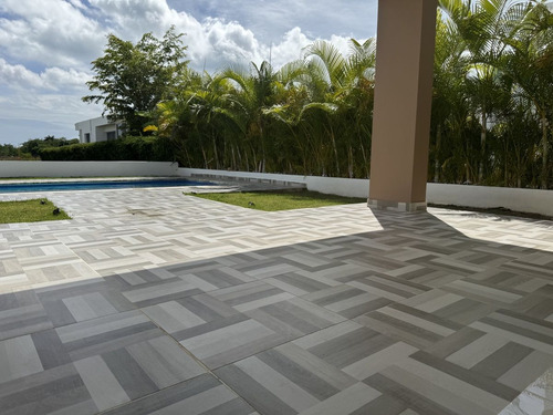 Amazing Villa With Spacious Yard In Excellent Location