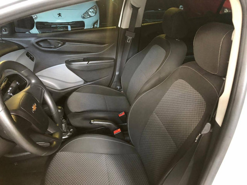 Imagem 8 de 12 de Chevrolet Onix 1.0 Mpfi Joy 8v Flex 4p Manual