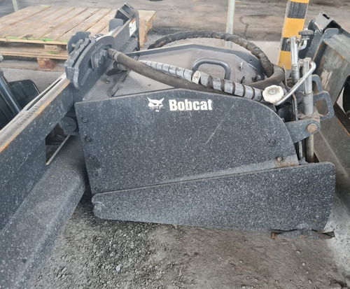 Imagem 1 de 5 de Implemento Fresadora De Asfalto Bobcat 35cm Semi Nova 2018