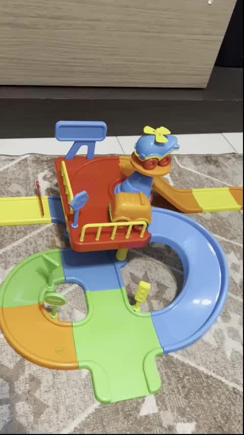 Pista Carrinhos Corrida Brinquedo Infantil Presente 8 Carros