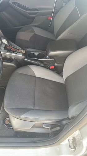 Ford Focus Standard Hatchback SE A/T Z2B