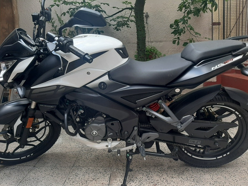 Bajaj Rowser Ns160