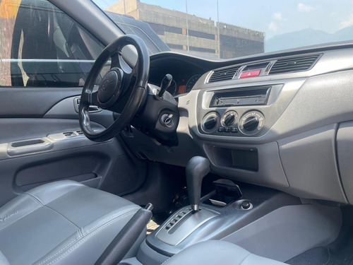 Mitsubishi Lancer Glx Año 2015