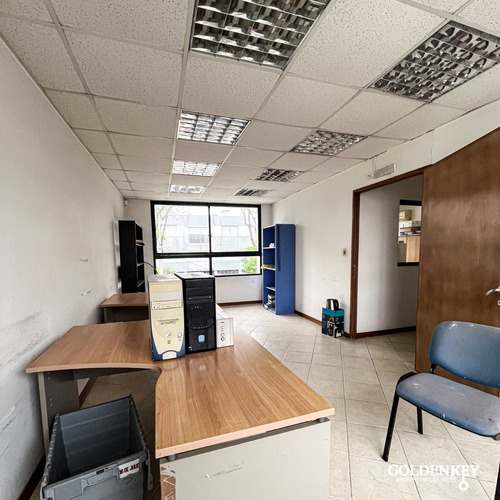 Venta Logística Depósito Y Oficinas Barrio La Blanqueada