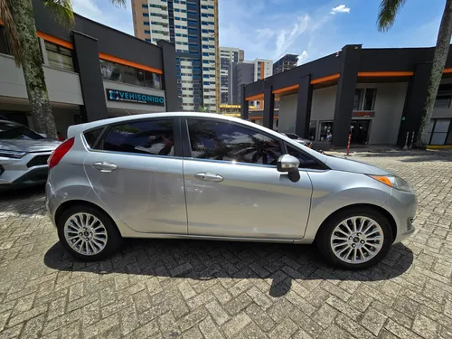 Ford Fiesta 1.6 Titanium Aut 2014