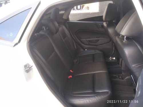 Imagen 5 de 9 de Ford Fiesta Titanium