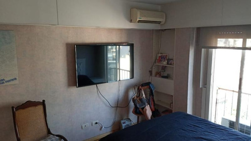 Luminoso Semipiso De 5 Ambientes Con Balcón Y Vista Abierta En Venta - Barrio Norte