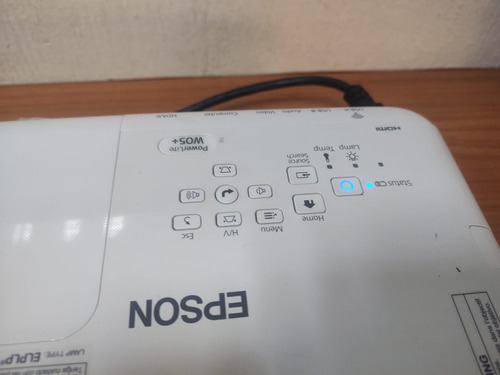 Potente Proyector Epson Powerlite W05+ 3300 Lumene Poco Uso Blanco