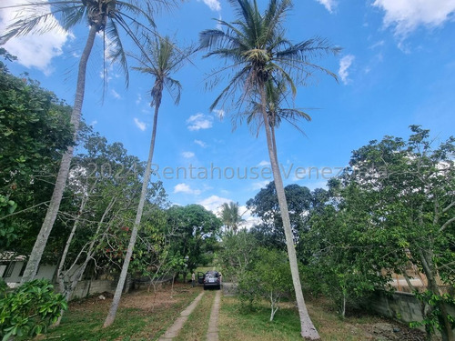 Carlos Colmenarez Vende Granja Amoblada Con Casa Principal De 4hab,3bñ,estacionamiento Multiple,casa De Encargado,deposito,a/a Entodas Las Hab,cocinas Dentro Y Fuera Con Parrillera A Gas Corrales,gall