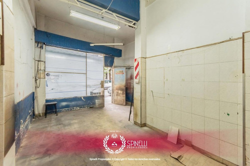 Imagen 3 de 30 de Local Comercial · 45m2 · Bajas Expensas! Excelente Ubicación! A Reciclar! Oportunidad!
