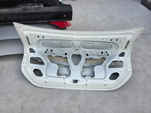 Tapa De Baul Corolla 2014 2015 2016 2017 2018 2019
