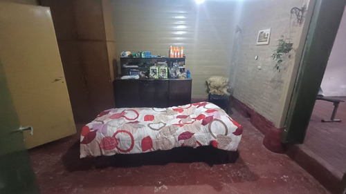 Casa 4 Ambientes Con Cochera Y Parque.