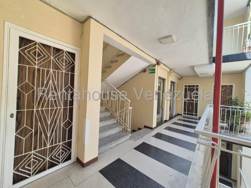 Venta De Apartamento En Los Palos Grandes Cl Mls 25-17708