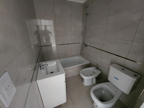 Imagen 10 de 11 de Dpto 2 Amb A Estrenar - Contra Frente 38 M² - S.justo (ctro)