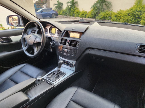 Imagen 13 de 18 de Mercedes Benz C200