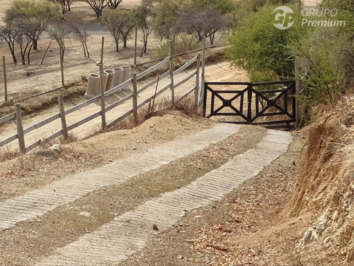 Parcela En Venta En Curacaví 2 Casas Independientes 6120m2