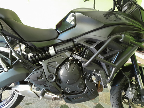 Moto Com Muitos Acessorios.