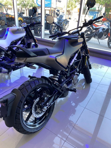 Imagen 13 de 15 de Husqvarna 200 Svartpilen | Financiacion Exclusiva