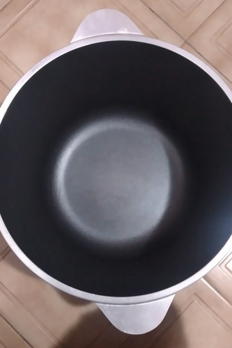 Olla Pucherona Essen 8,8 Litros. 2 Usos. Marrón (Usado)