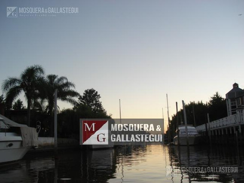 Departamento En Venta En Boat Center.