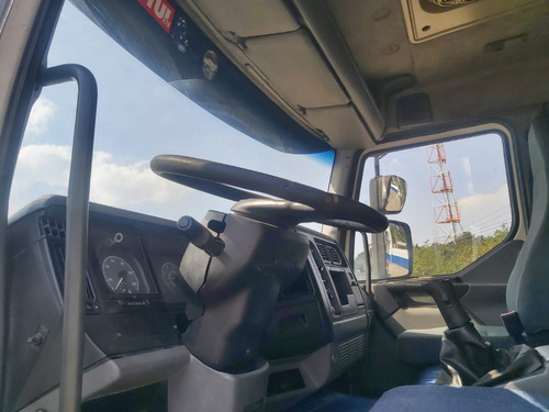 Volvo Vm 260 Bitruck 8x2 2011