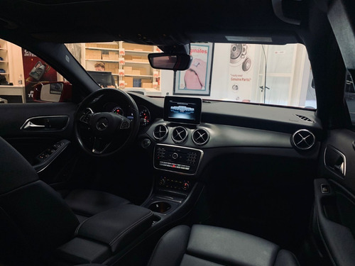 Imagen 6 de 12 de Mercedes Benz Gla 200 Urban
