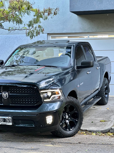Dodge Ram Laramie 4x4 At