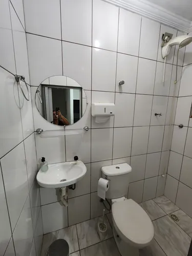 Passo Ponto Salão De Beleza Com Profissionais E Clientes.