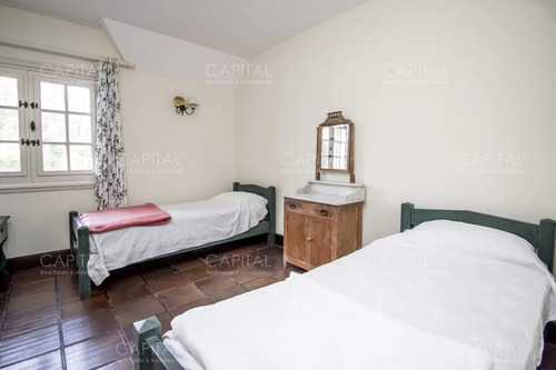 Excelente Casa De Cinco Dormitorios En Venta - Golf Punta Del Este